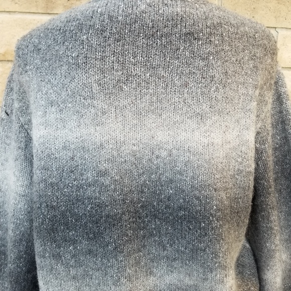 Who What Wear Gray Ombre Sweater Crewneck Size XS - Picture 6 of 9
